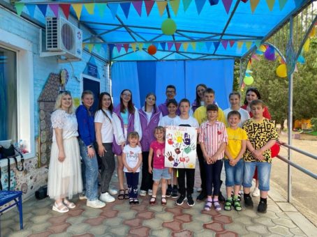 Поздравили воспитанников «Ипатовского СРЦН «Причал» с Днем защиты детей